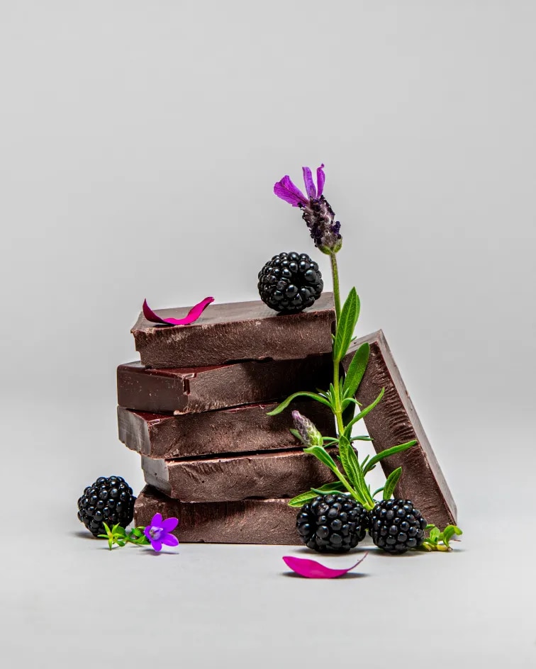 Tasting notes for Termanthia wine, from Bodega Numanthia: dark chocolate, blackberries, violets 